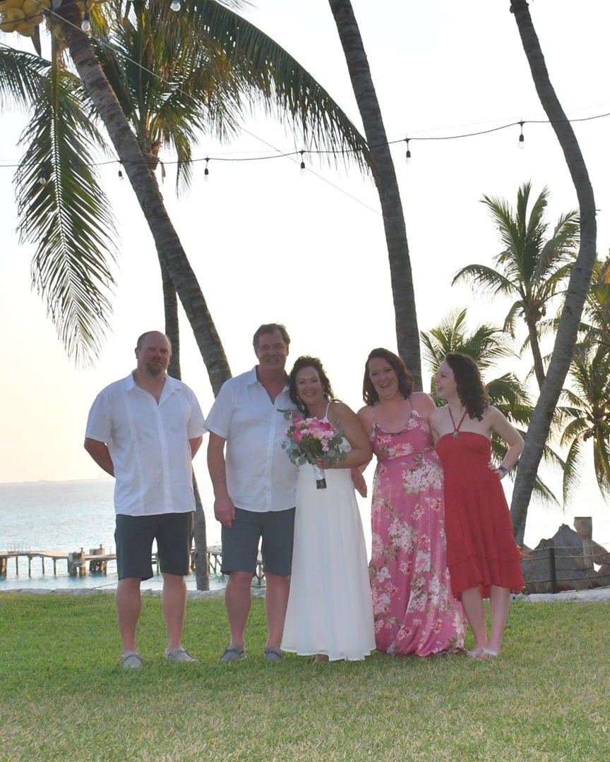 864x1080_Intimate micro-wedding ceremonies